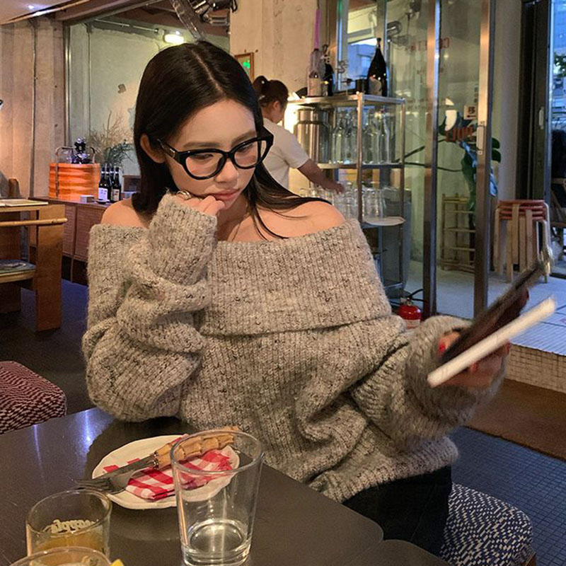 Pull élégant à épaules dénudée - Street Fashion In Korea avis et prix