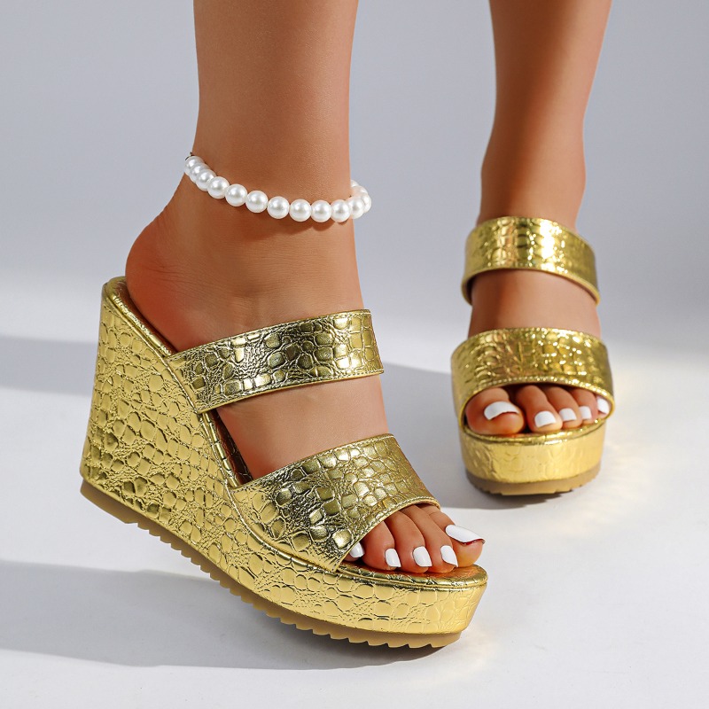 Sandales compensées dorées à i - Street Fashion Luxury avis et prix