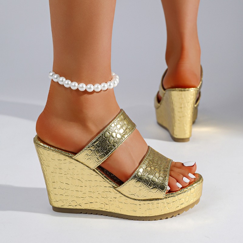Sandales compensées dorées à i - Street Fashion Luxury avis et prix